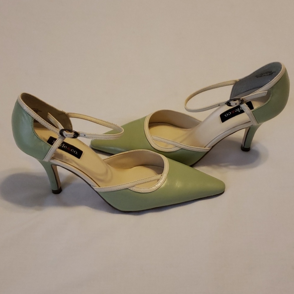 Style & Co 3 1/2" shoes - Picture 3 of 3